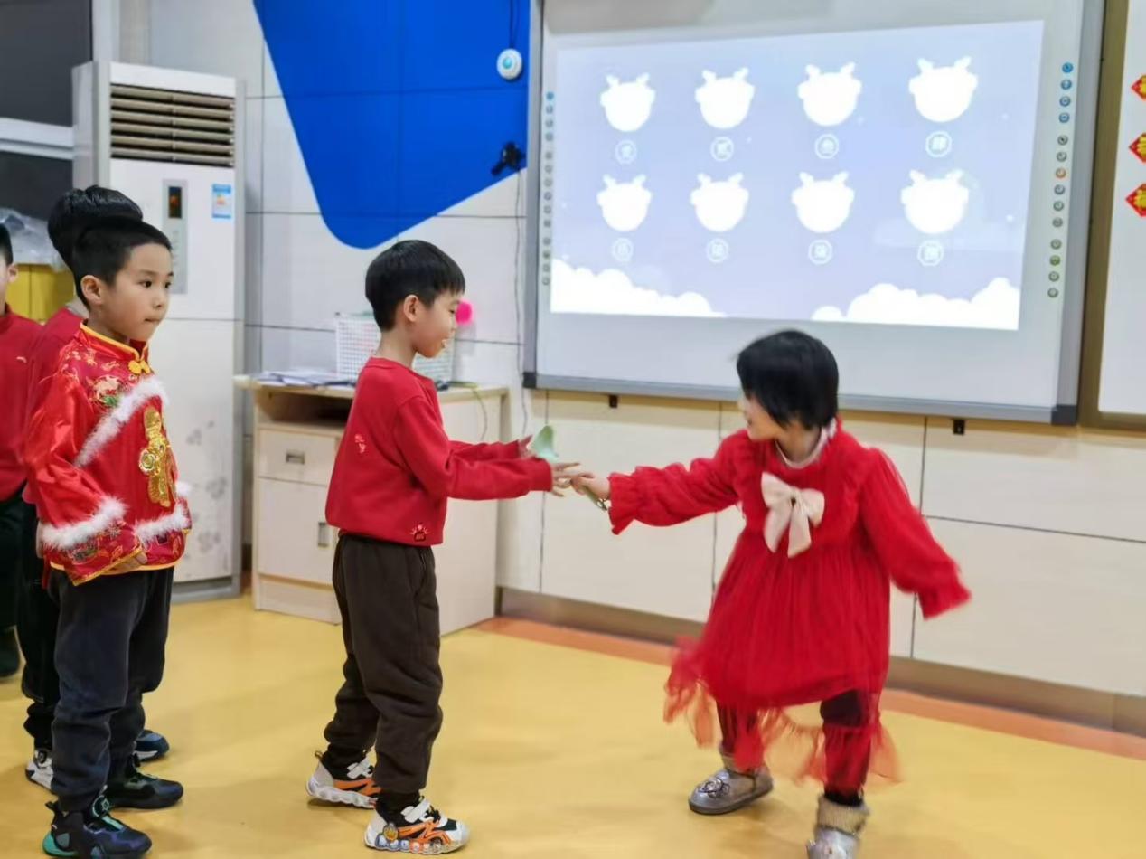 天童美语:如何培养孩子的创造力(图1) 天童美语:如何培养孩子的创造力(图1)